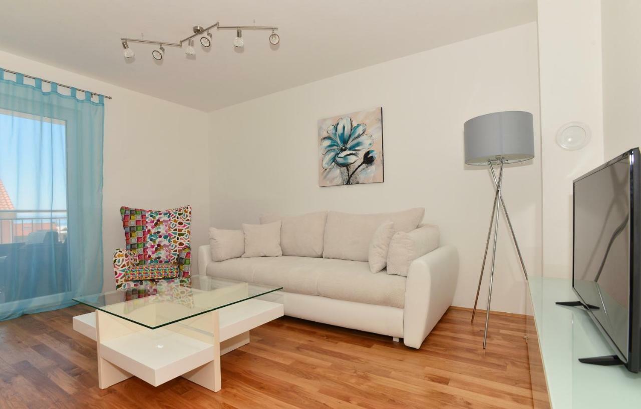 מאקרסקה Apartman Dominik מראה חיצוני תמונה