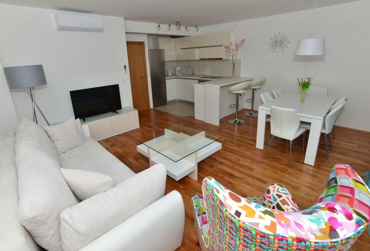 מאקרסקה Apartman Dominik מראה חיצוני תמונה