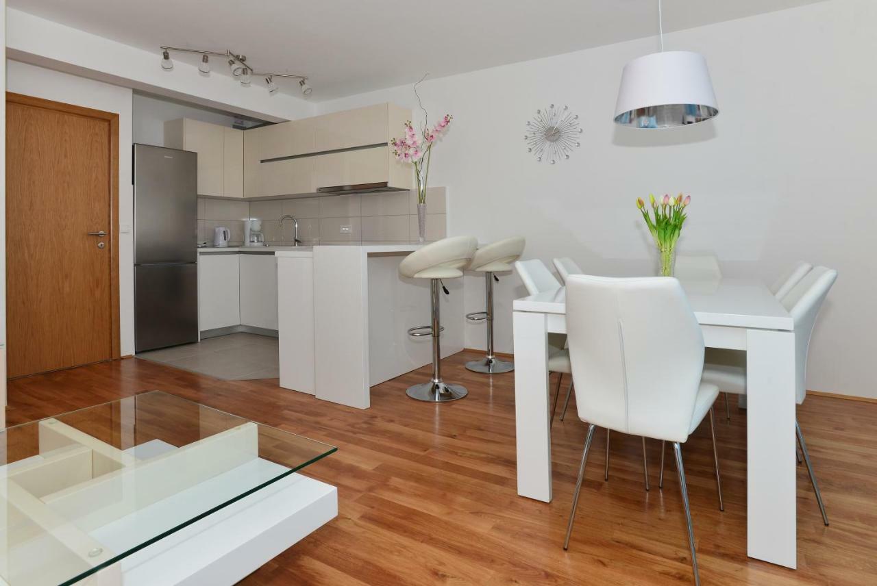 מאקרסקה Apartman Dominik מראה חיצוני תמונה