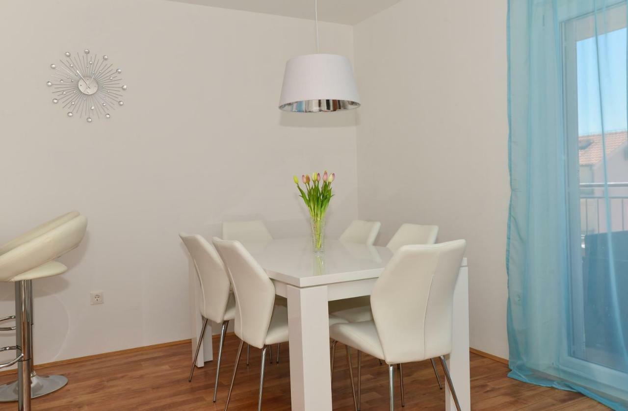 מאקרסקה Apartman Dominik מראה חיצוני תמונה